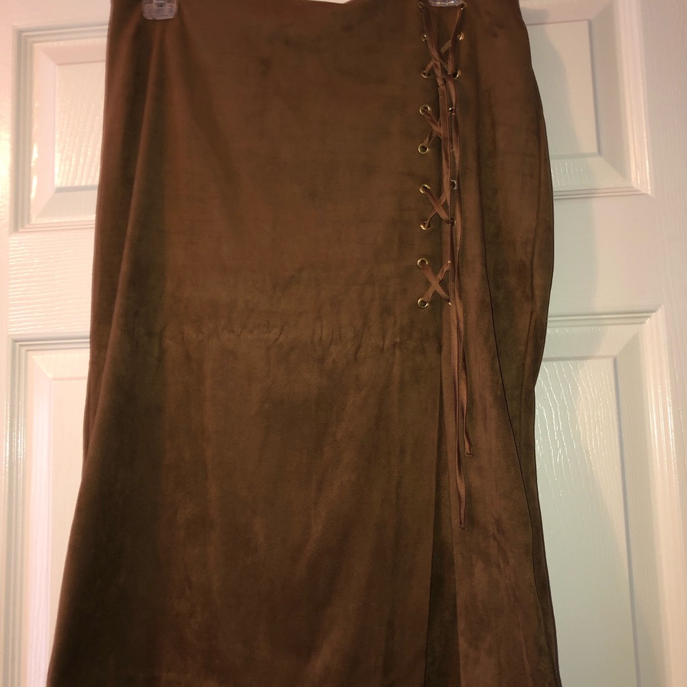 New York & Co Suede like skirt